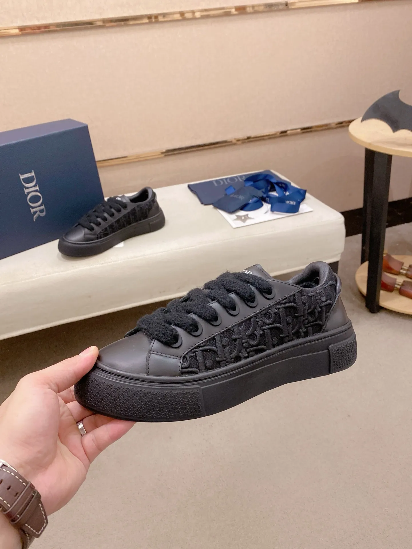 Factory price: 300 Men's shoes 💰[Dior·Dior] Top 🔍Couple style 💏🔍New casual sports style couple shoes, new four-season design, perfect workmanship, lace-up lazy style to create cabinet quality, upper: imported first-layer cowhide, sheepskin lining is soft and comfortable, ultra-light TPU wear-resistant outsole, simple, versatile fashion men's shoes, excellent color code number 35--44